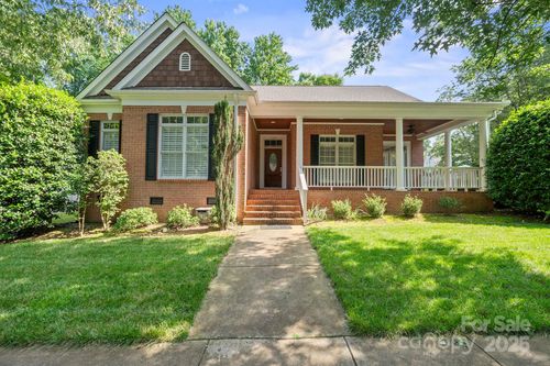 320 Magnolia St, Davidson, NC, 28036-6910 | Card Image