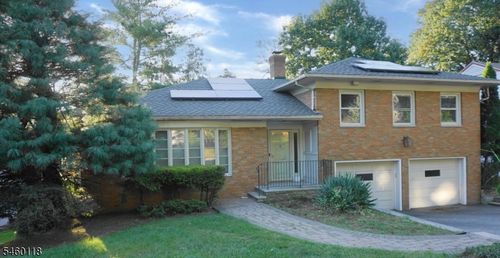 8 Mountain Way S, West Orange, NJ, 07052-3719 | Card Image