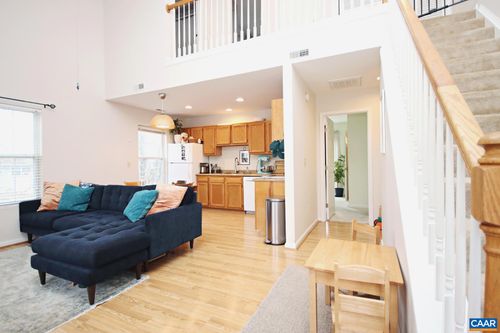 118 Greenwich Ct, CHARLOTTESVILLE, VA, 22902-9007 | Card Image