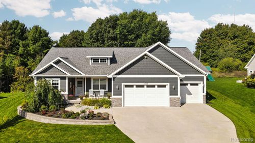 5463 Lone Beech Dr, Traverse City, MI, 49685-7383 | Card Image