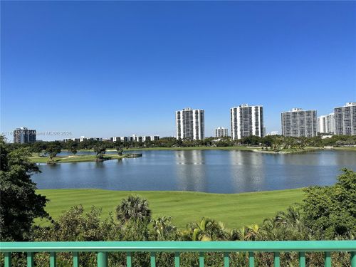 apt-1218-19900 E Country Club Dr, Aventura, FL, 33180-3335 | Card Image