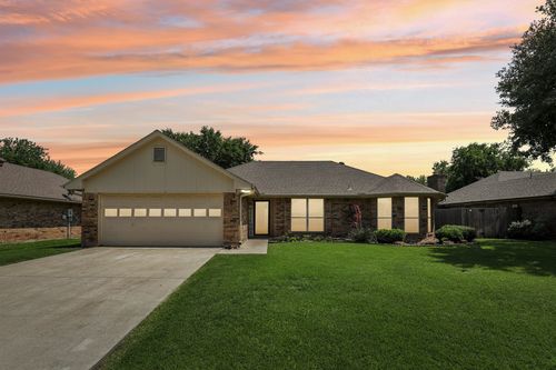 9 Chimney Rock Dr, Trophy Club, TX, 76262-5124 | Card Image