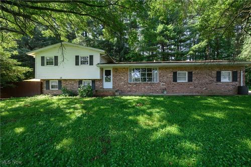 3030 55th St Ne, Canton, OH, 44721-3707 | Card Image