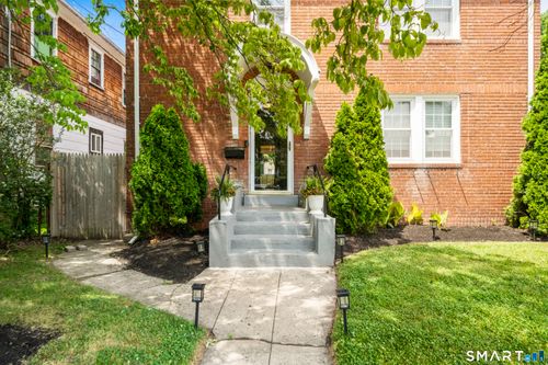 34 Selldan St, West Hartford, CT, 06110-1161 | Card Image