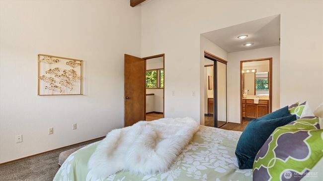 Primary looking toward ensuite | Image 20
