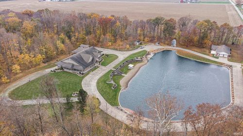 2777 6th Rd, Bremen, IN, 46506-9736 | Card Image