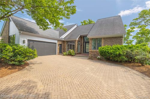 2505 Cedar Key Dr, Lake Orion, MI, 48360-1825 | Card Image