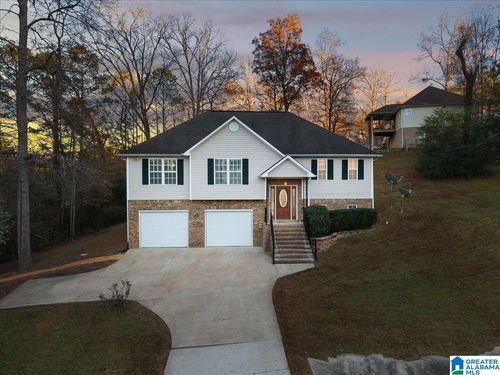 33 Oakbrook Cir, Cleveland, AL, 35049-4772 | Card Image