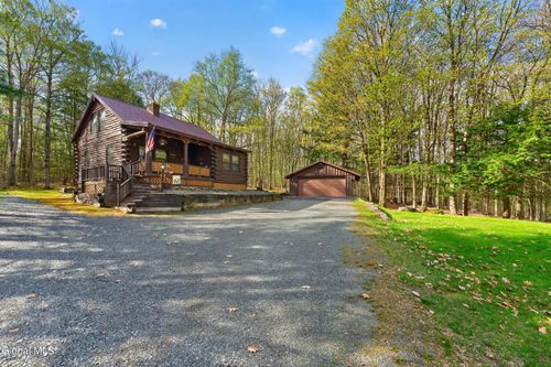 375 Momrow Rd, Sand Lake, NY, 12153-2102 | Card Image