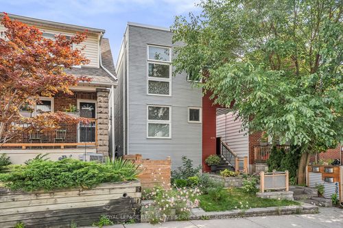 {{alt}} | Card Image