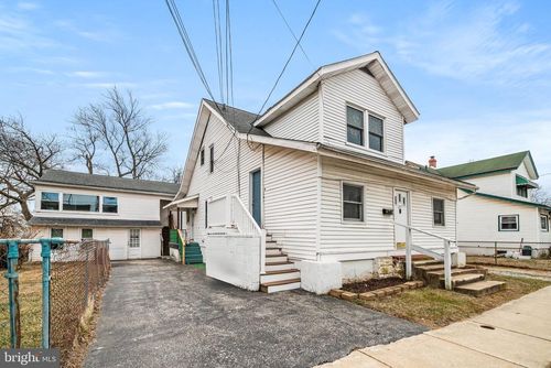 217 White Ave, LINWOOD, PA, 19061-4347 | Card Image