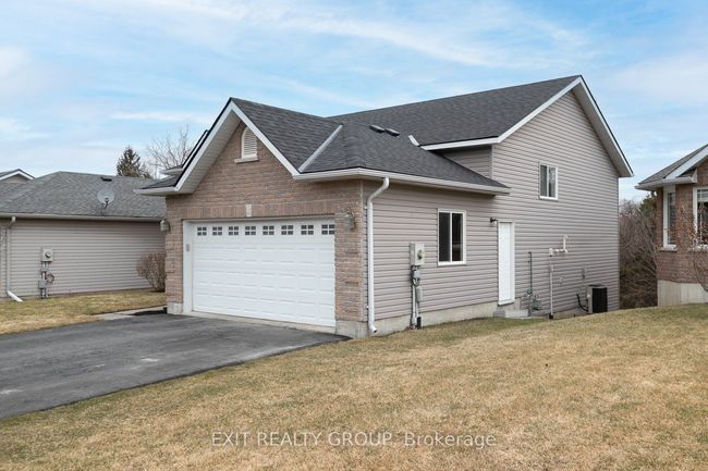 28 Kyle Crt, House other with 2 bedrooms, 1 bathrooms and 4 parking in Frankford ON | Image 27