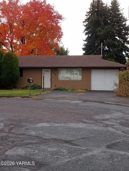 3704 Parkway Pl, Yakima, WA, 98902-3919 | Card Image