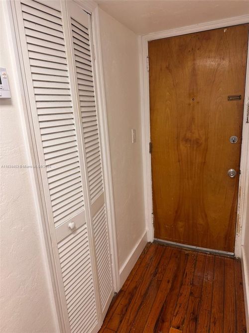 apt-3-1895 Coral Way, Miami, FL, 33145-2774 | Card Image