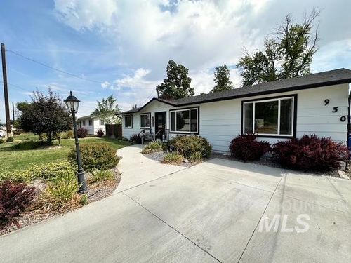 930 N 8th St, Payette, ID, 83661-2249 | Card Image