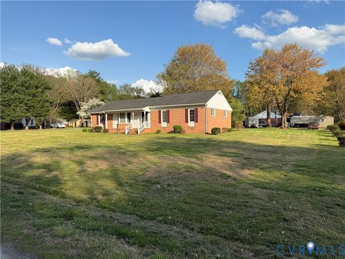 8295 Franklin Ln, Mechanicsville, VA, 23111-1816 | Card Image