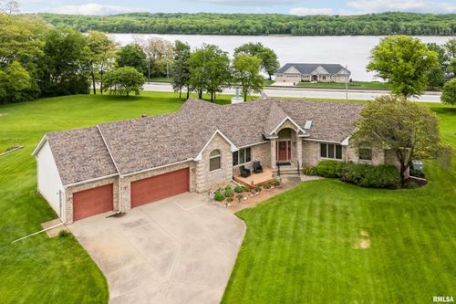 23835 284th Ave, Le Claire, IA, 52753-9196 | Card Image