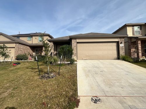324 Middle Green Loop, Floresville, TX, 78114-0050 | Card Image