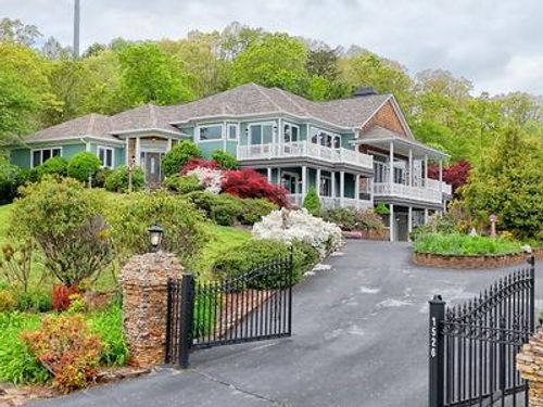 1526 Cedar View Ln, Hiawassee, GA, 30546-1689 | Card Image