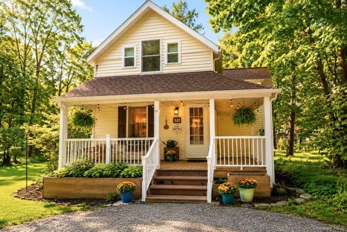 16 Yeoman Ln, Cornwall, NY, 12518 | Card Image