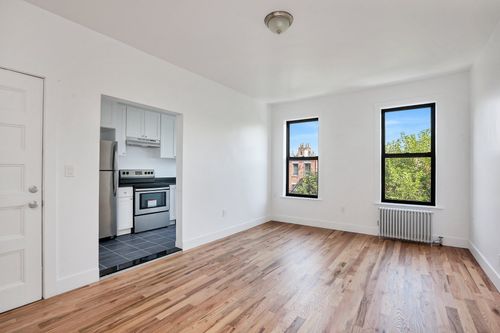 4-131 Bainbridge St, Brooklyn, NY, 11233-1737 | Card Image