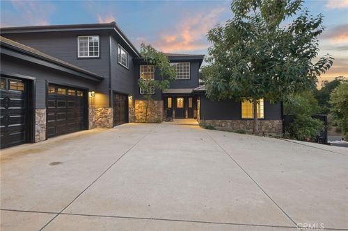 2514 Sierra Creek Rd, Agoura Hills, CA, 91301-3128 | Card Image