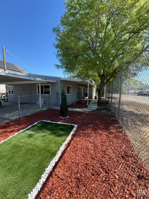 916 San Joaquin St, Maricopa, CA, 93252-9715 | Card Image