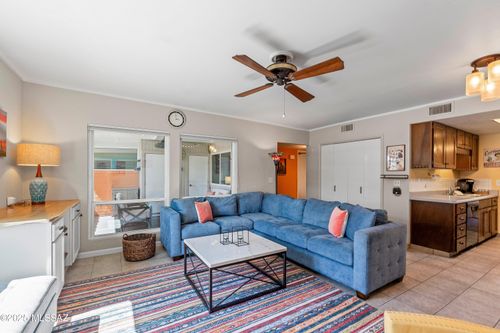 240 N Paseo De Los Conquistadores, Green Valley, AZ, 85614-3103 | Card Image