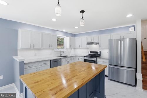 1205 Fairway Dr, Westminster, MD, 21158-6103 | Card Image