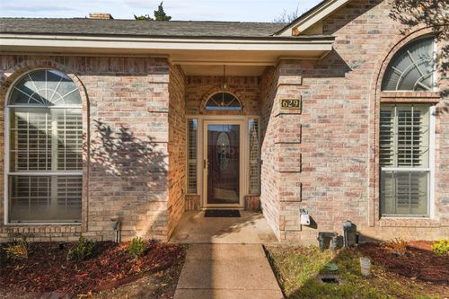 629 N Parks Dr, Desoto, TX, 75115-4627 | Card Image