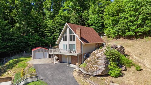832 Cliffs Edge Rd, East Bernstadt, KY, 40729-6524 | Card Image