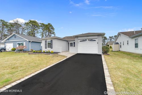 10 Vernon Ct, Brick, NJ, 08724-2031 | Card Image