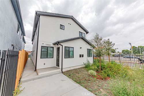 10424 Graham Ave, Los Angeles, CA, 90002-3637 | Card Image