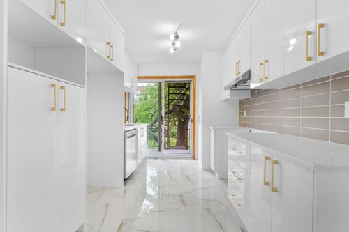 5731 Boul Roi-René, Montréal, QC, H1K3E6 | Card Image