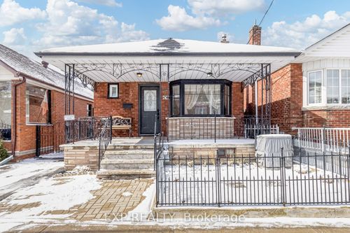 436 Oakwood Ave, York, ON, M6E2W5 | Card Image