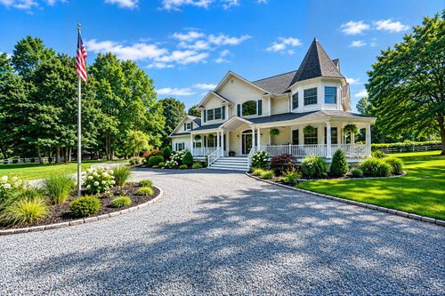 4 Holly Lane, Smithtown, NY, 11780 | Card Image