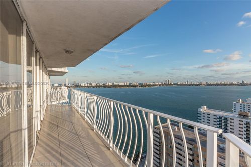 2406-7601 E Treasure Dr, North Bay Village, FL, 33141-4371 | Card Image