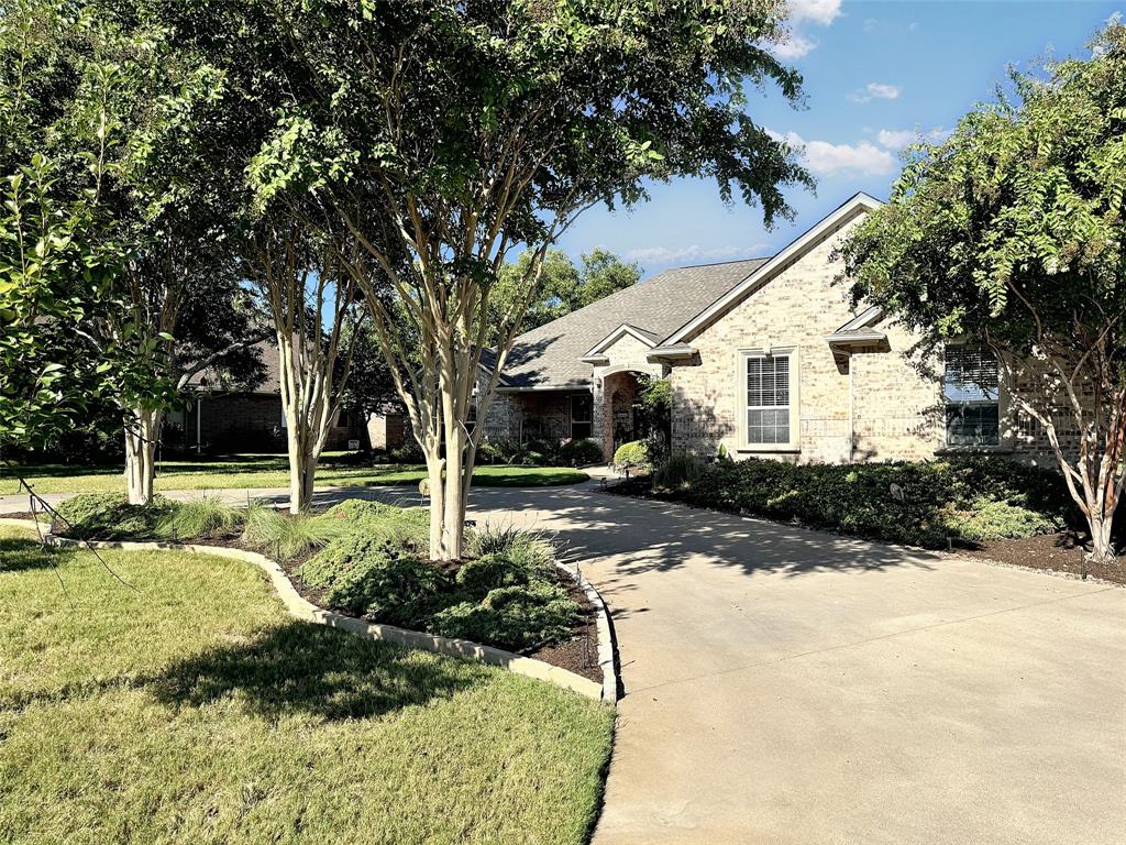 Colonial Dr, Granbury, TX 76049