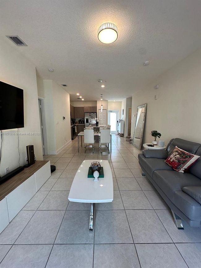 APT-204 - 8301 Nw 41 St St, Condo with 2 bedrooms, 3 bathrooms and null parking in Doral FL | Image 6