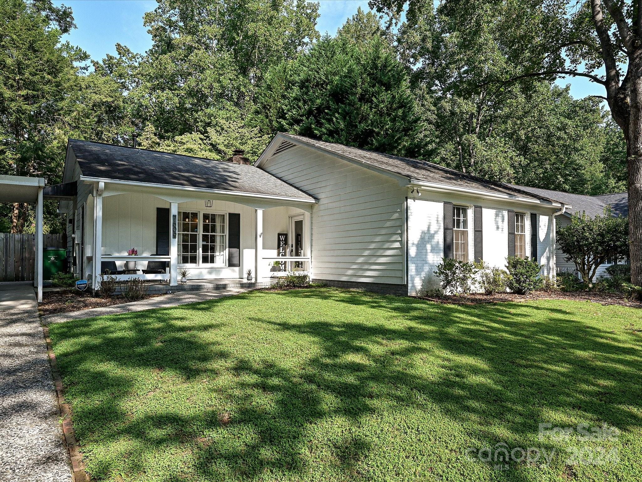 Winterset Dr, Charlotte, NC 28270