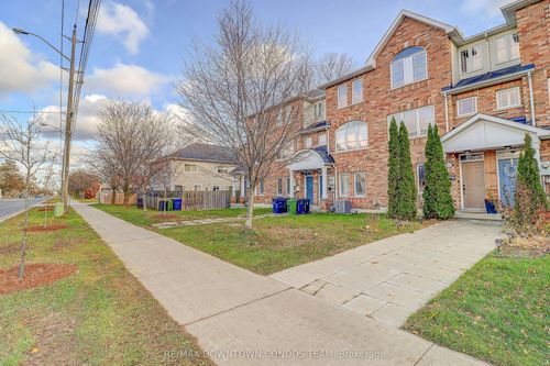 4271A Lawrence Ave E, Scarborough, ON, M1E2S8 | Card Image