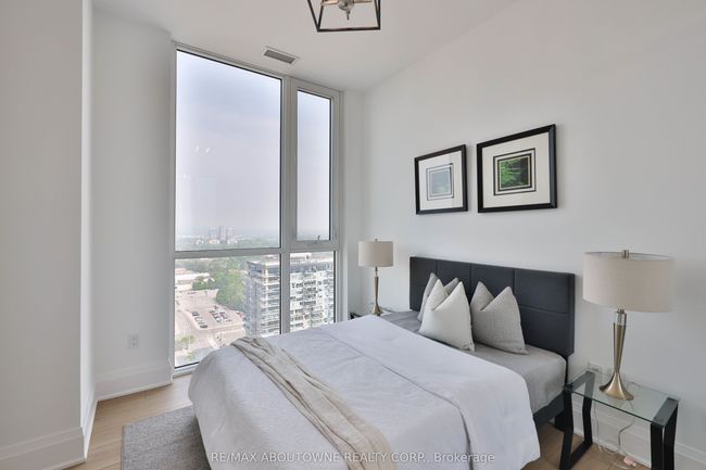 2201 - 2007 James St, Condo with 3 bedrooms, 2 bathrooms and null parking in Burlington ON | Image 27