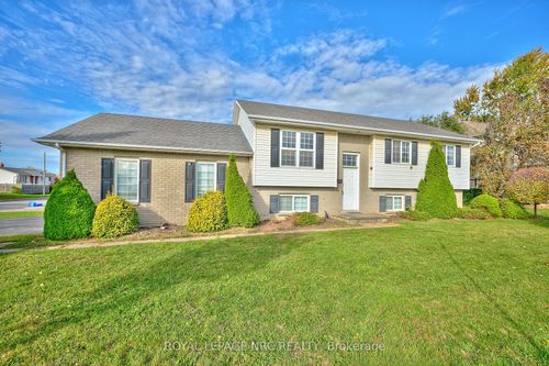 4431 Montrose Rd, Niagara Falls, ON, L2H1K1 | Card Image