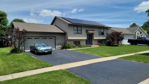 715 Cherry Tree Ln, Genoa, IL, 60135-8183 | Card Image
