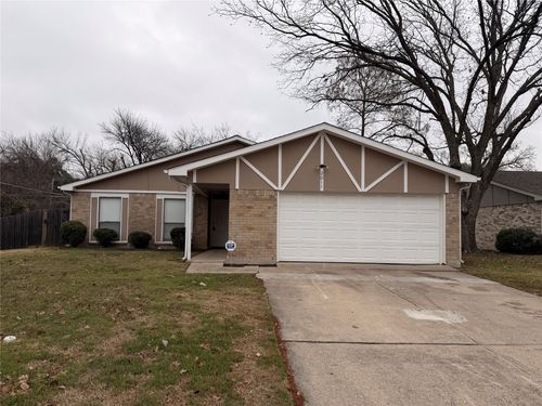 2011 Lavon Creek Ln, Arlington, TX, 76006-5713 | Card Image