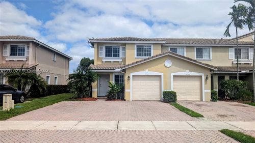 --5910 Royal Way, Tamarac, FL, 33321 | Card Image