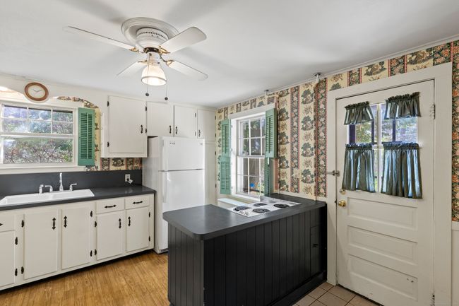 191 Long Hill Rd, House other with 4 bedrooms, 2 bathrooms and 4 parking in Middletown CT | Image 13