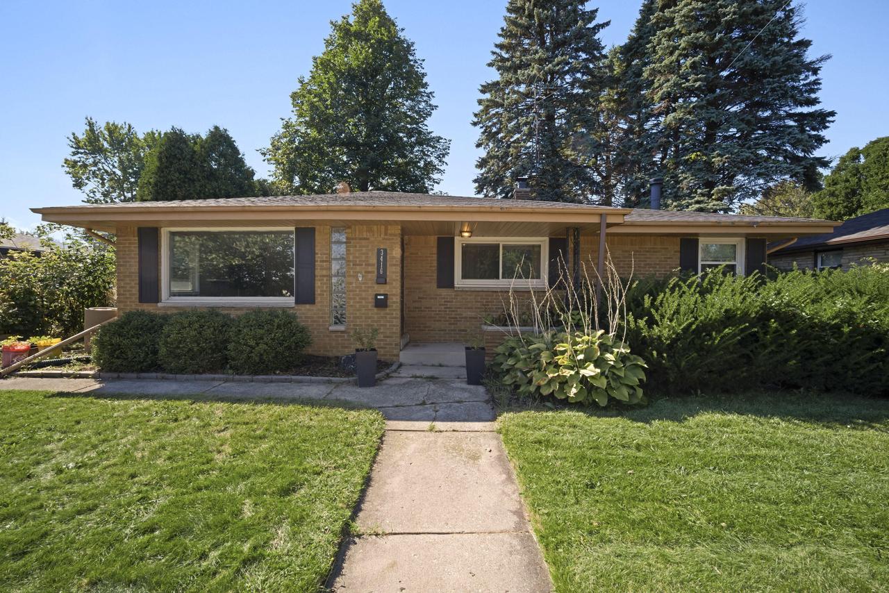 Chicago Ave, South Milwaukee, WI 53172