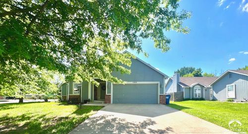 2-2925 Crestline Dr, Lawrence, KS, 66047-3066 | Card Image