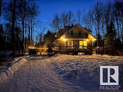 329 3 St, House other with 4 bedrooms, 2 bathrooms and null parking in Yellowstone AB | Image 2